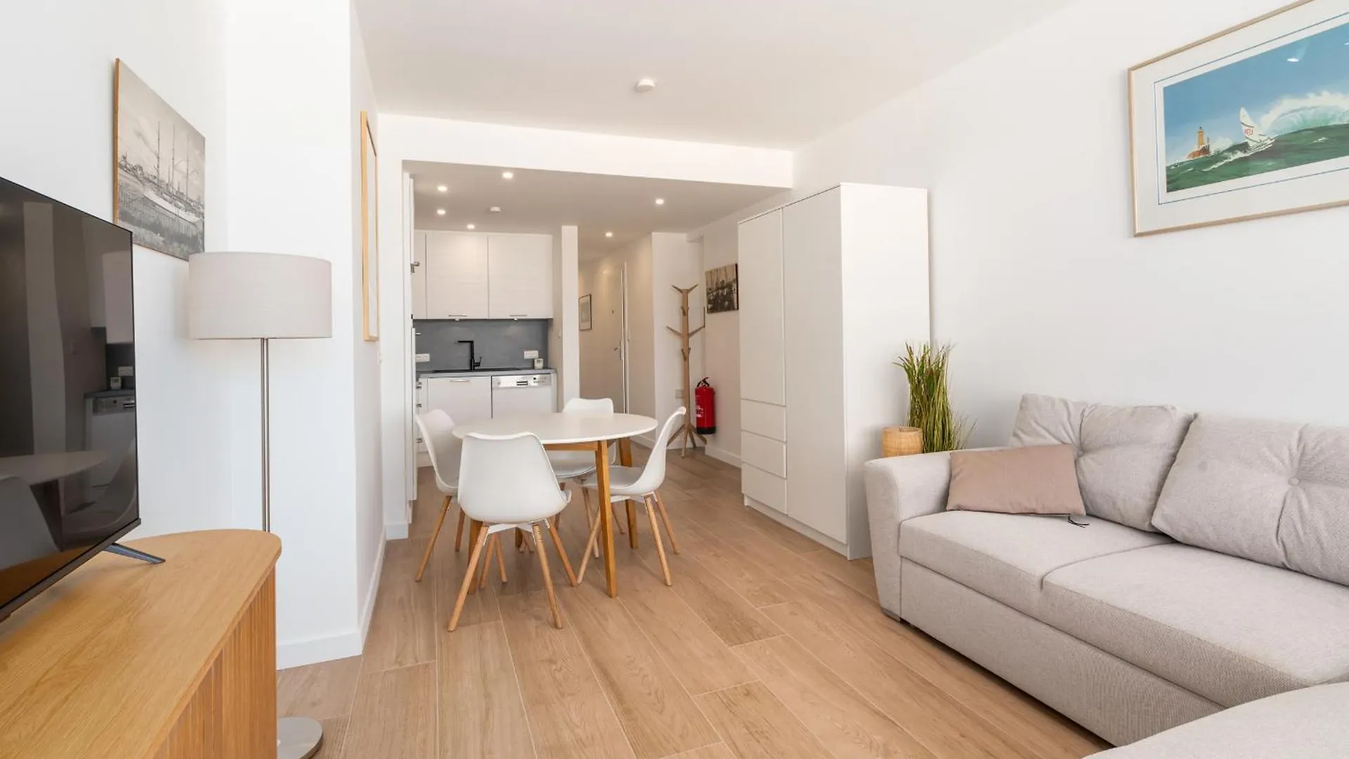 Renovated Central Seaview Appartment 